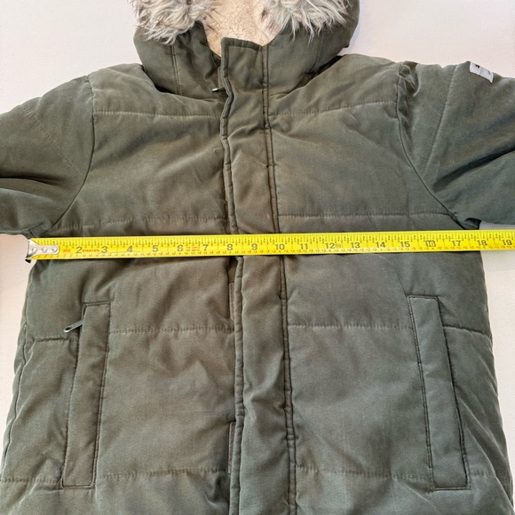 Abercrombie & Fitch Boy Green Sherpa Lined Fur Hooded Winter Coat Kids 9/10 FLAW - Picture 15 of 16